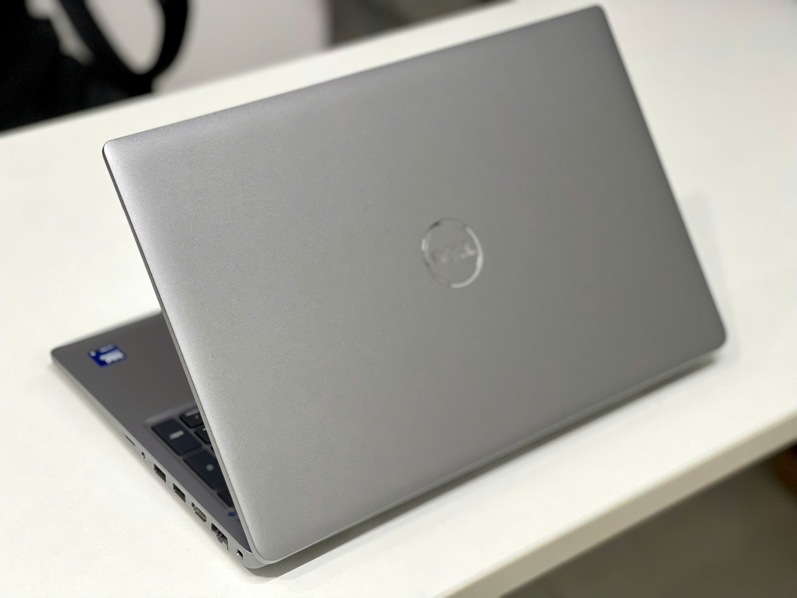 Dell Precision 3590 Workstation Core™ Ultra 5 135H / Ram 16Gb / SSD 256Gb / Intel® Arc™ Pro / 15.6" FHD / Windows 11 Pro - New 100%