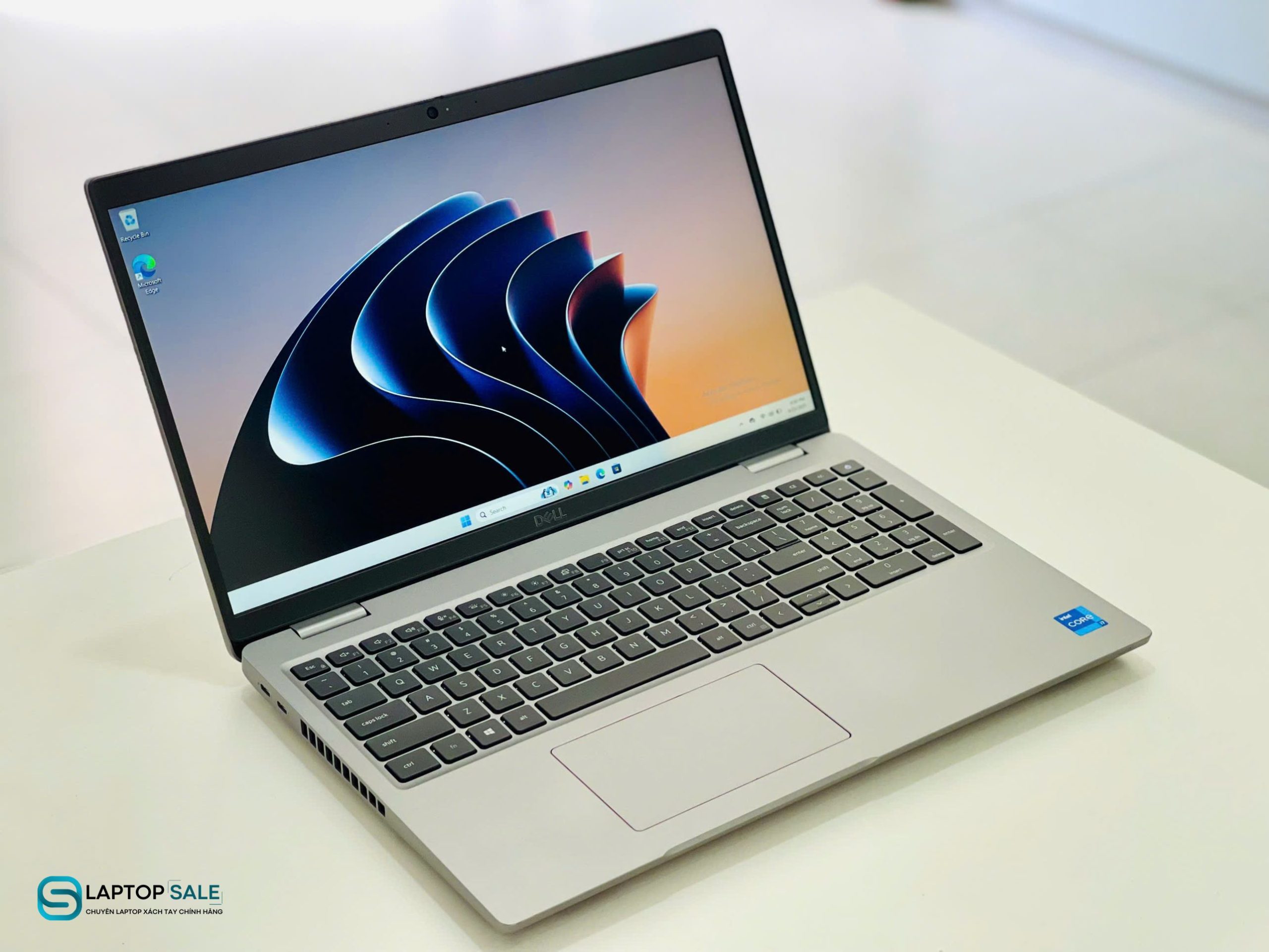 Laptop Dell Precision 3561 Core i7-11850H/ 32GB RAM / 512G SSD/ VGA T600 4GB/ 15.6 FHD / Win 11 Pro – Like New 99%