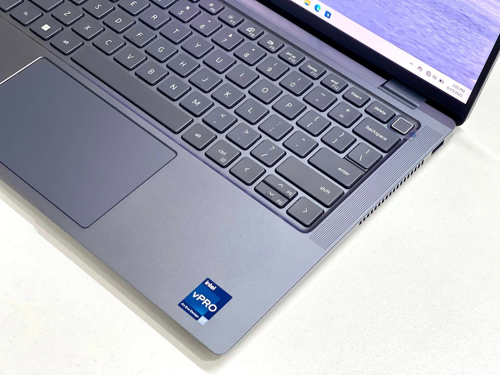 Dell Latitude 9430 Core i7-1265U, RAM 16GB, SSD 512GB, màn hình 14 inch Full HD+, Win 11 Pro – Like New 99%