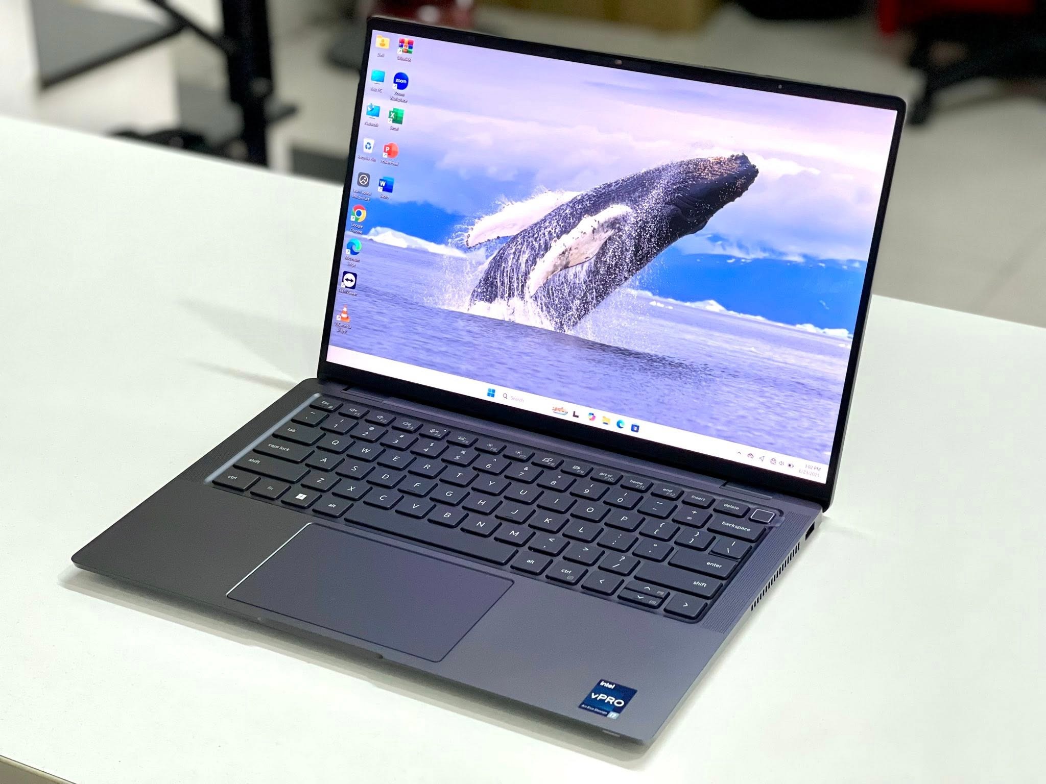 Dell Latitude 9430 Core i7-1265U, RAM 16GB, SSD 512GB, màn hình 14 inch Full HD+, Win 11 Pro – Like New 99%