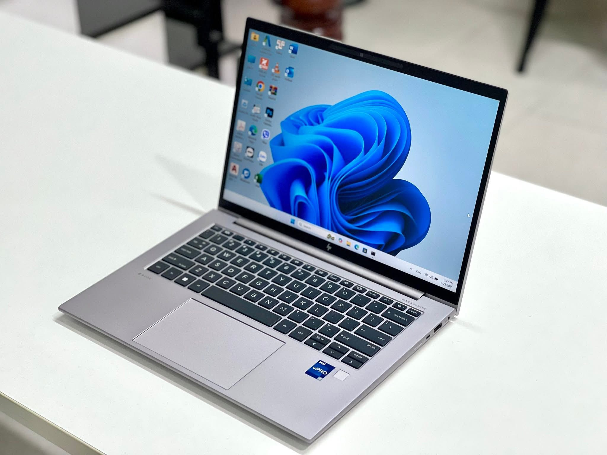 HP ZBook Firefly 14 G9 i7-1270P RAM 16GB Giá Tốt Like New 98% Tại Anh Triết Computer